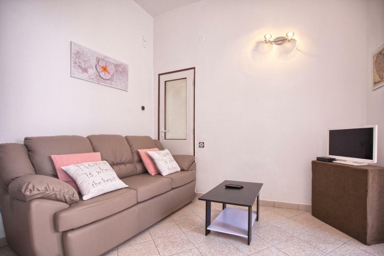 Apartment Rosy Pula Exterior photo